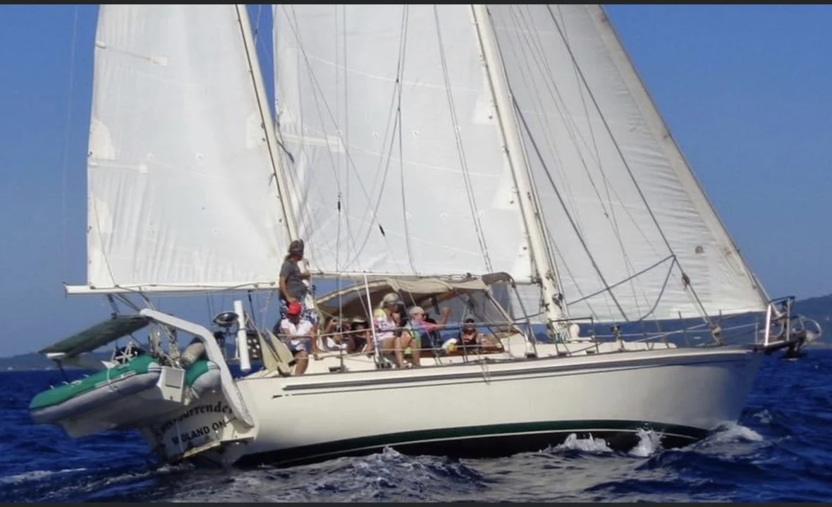 Sweet Surrender, the 42-foot Whitby ketch, sailing the Bay Islands